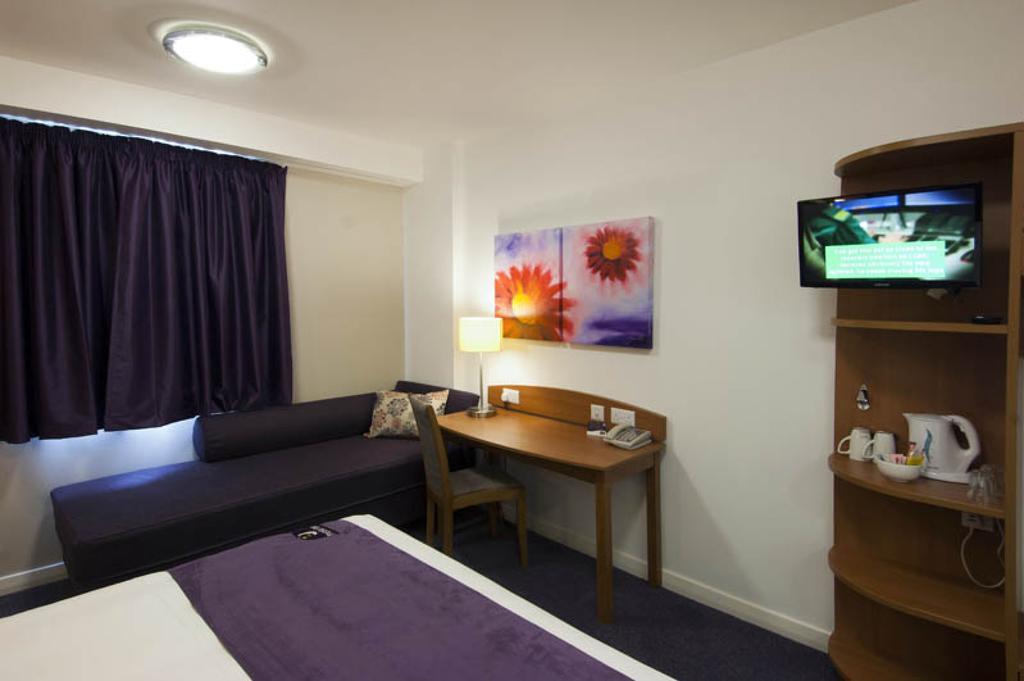 Premier Inn Birmingham South - Hall Green Exterior photo