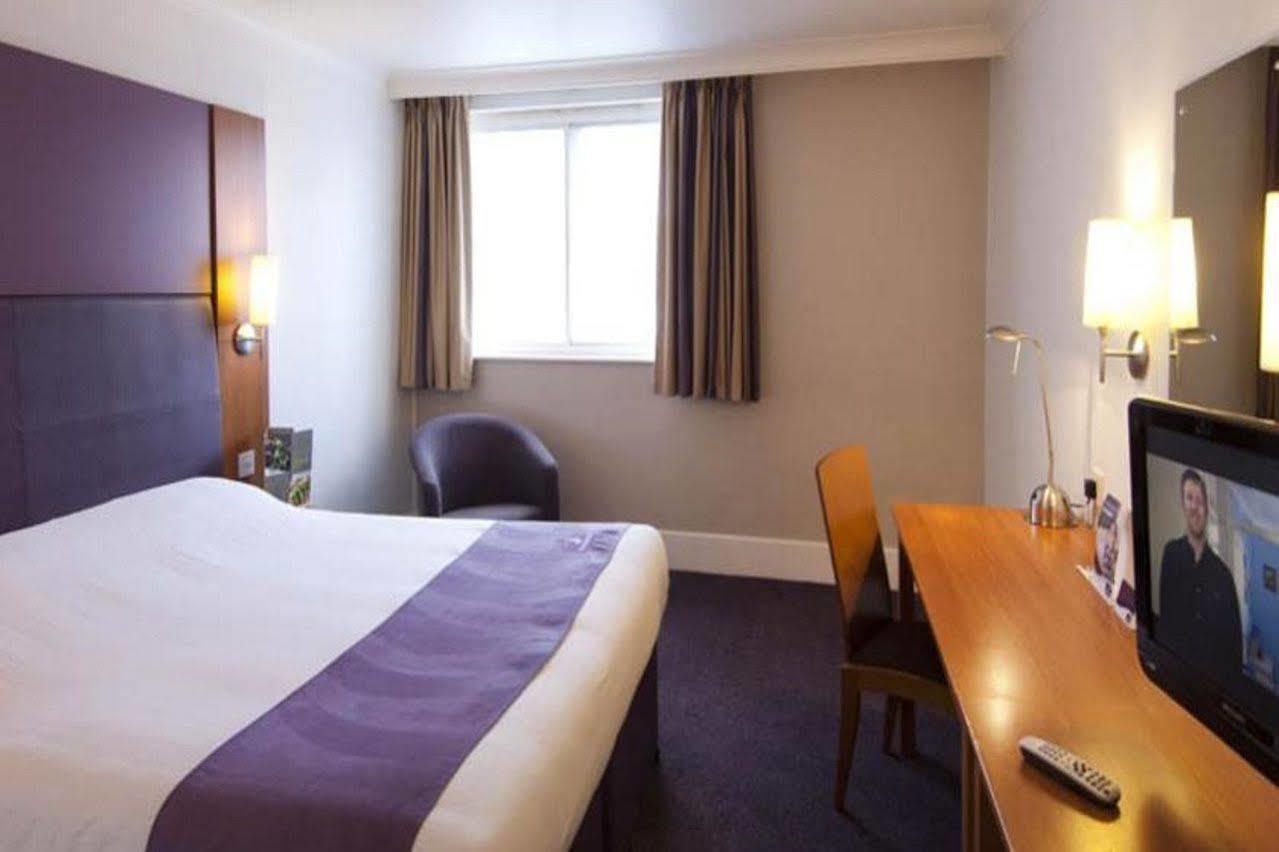Premier Inn Birmingham South - Hall Green Exterior photo